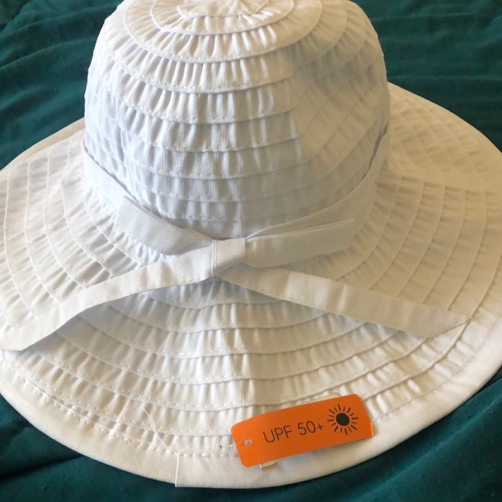 Sun grubbies hat provides protection from the sun